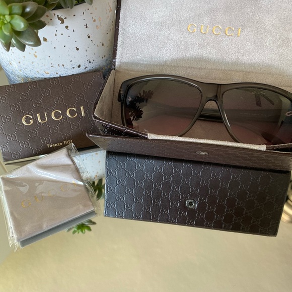 Authentic Gucci sunglasses 🕶 - Picture 2 of 7